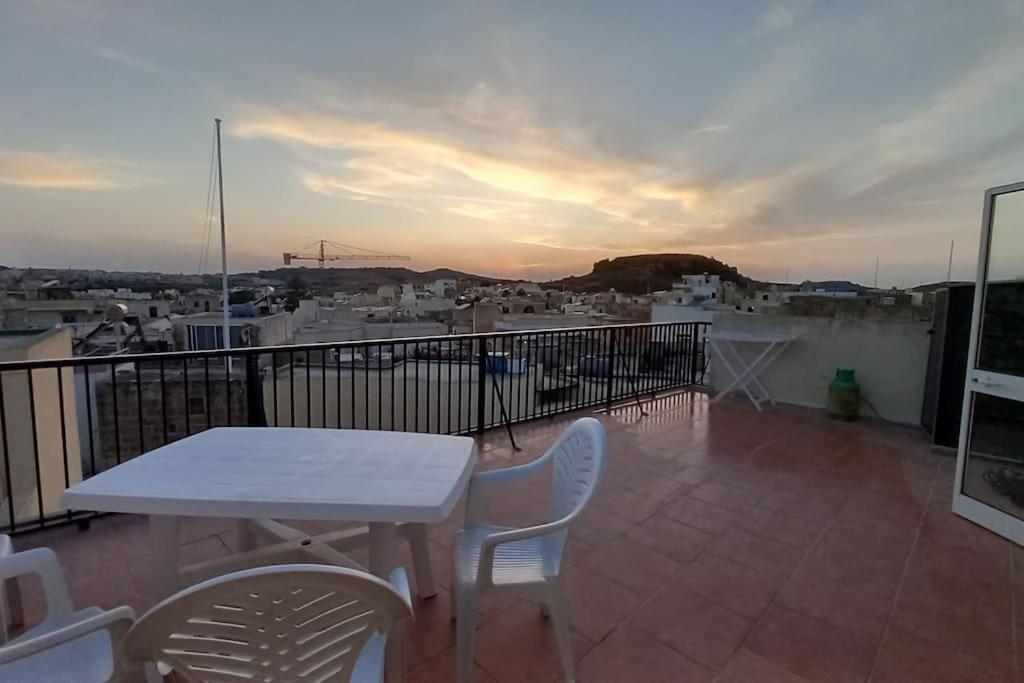 Sunset Suite วิกตอเรีย ภายนอก รูปภาพ